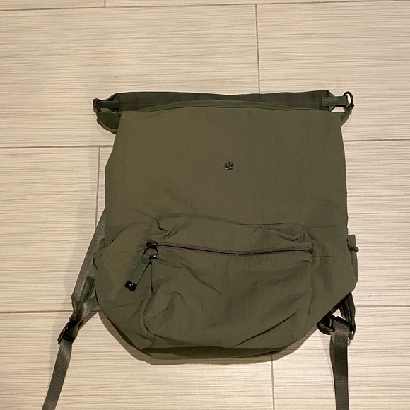 Lululemon Easy days green 2 in 1 backpack
